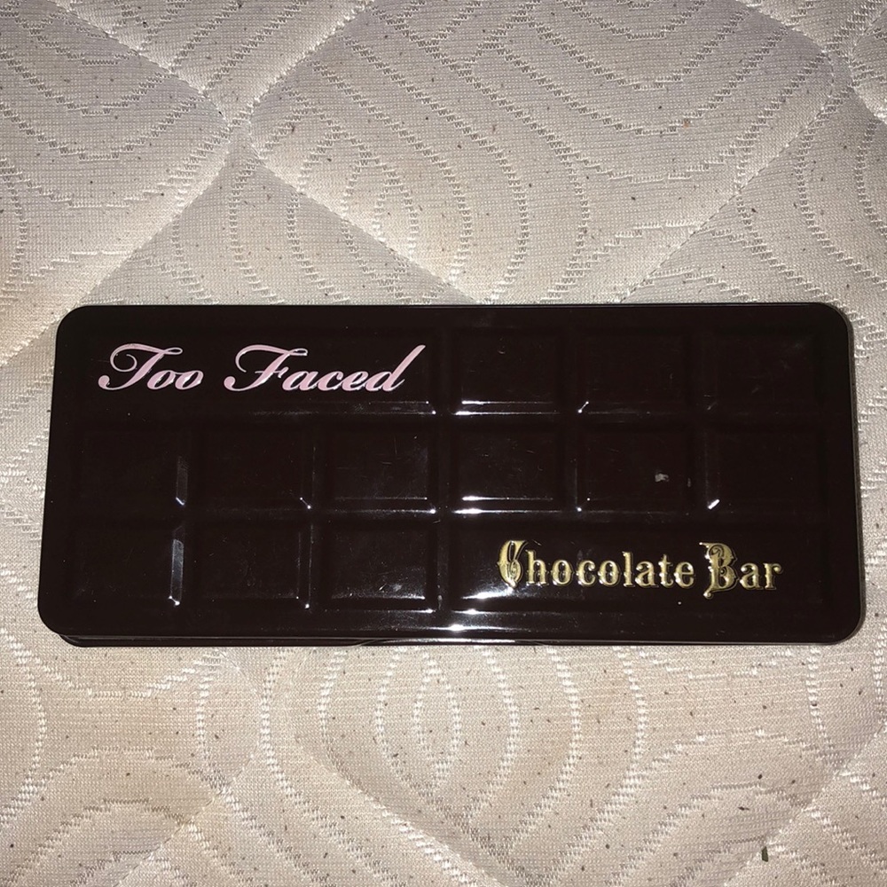 Too faced chocolate palette